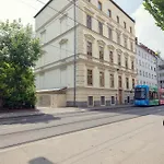 Leonart Living 24 *