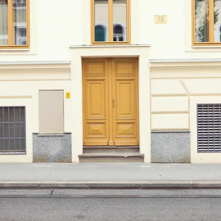 Leonart Living 24 Appartement *